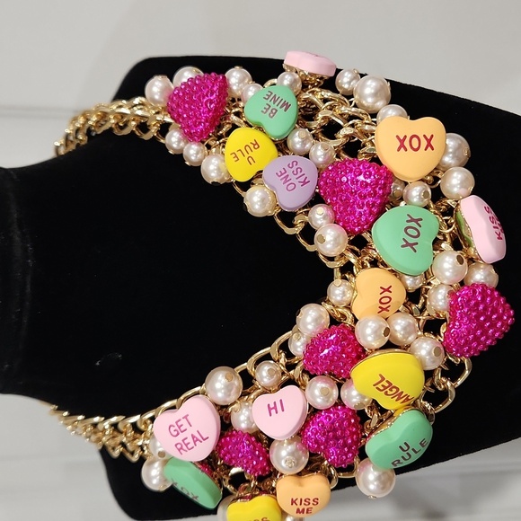 🔹️Betsey Johnson 🔹️Think Pink  Swwetheart Candy XO Statement Necklace  💛✨️💗 - Picture 1 of 11
